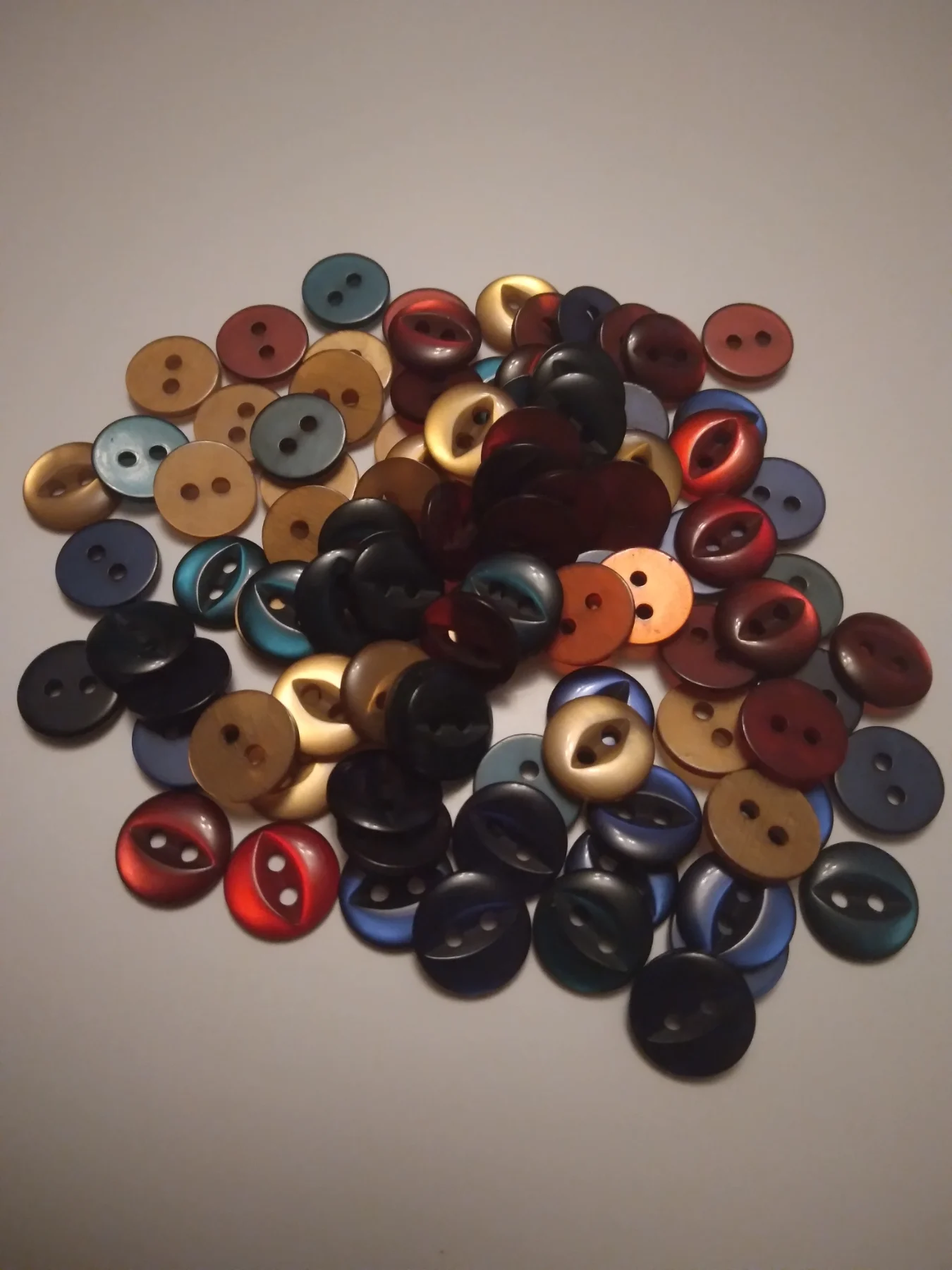 100 mixed fisheye 11mm 2 hole buttons- amber,red,blue,green