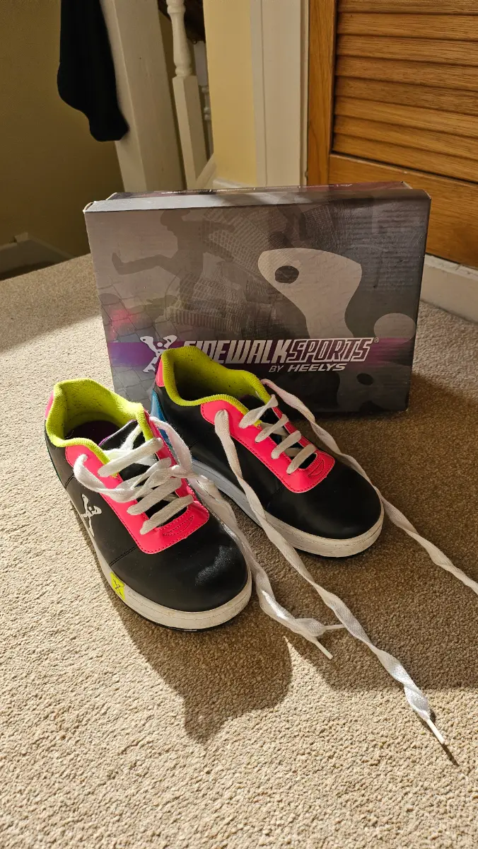 Heelys Sidewalk Sports. Wheeled shoes size 2