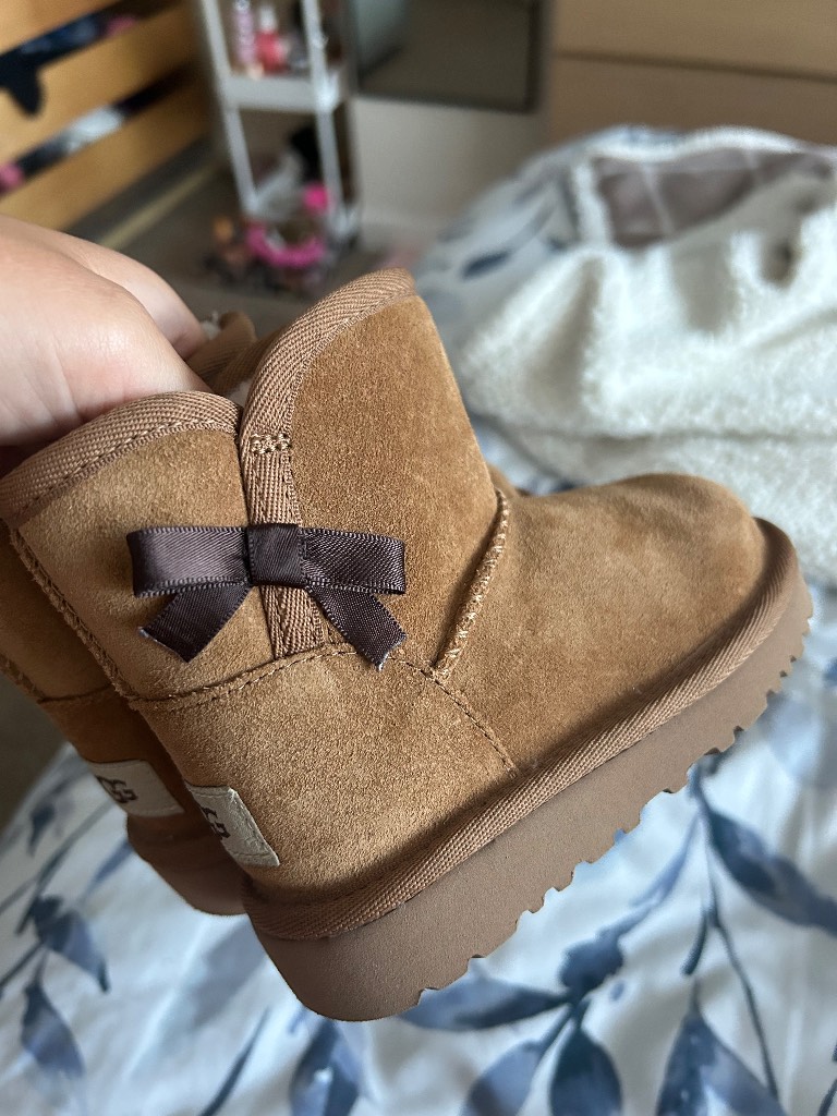 UGG Bailey Bow II Mini Boots in Chestnut