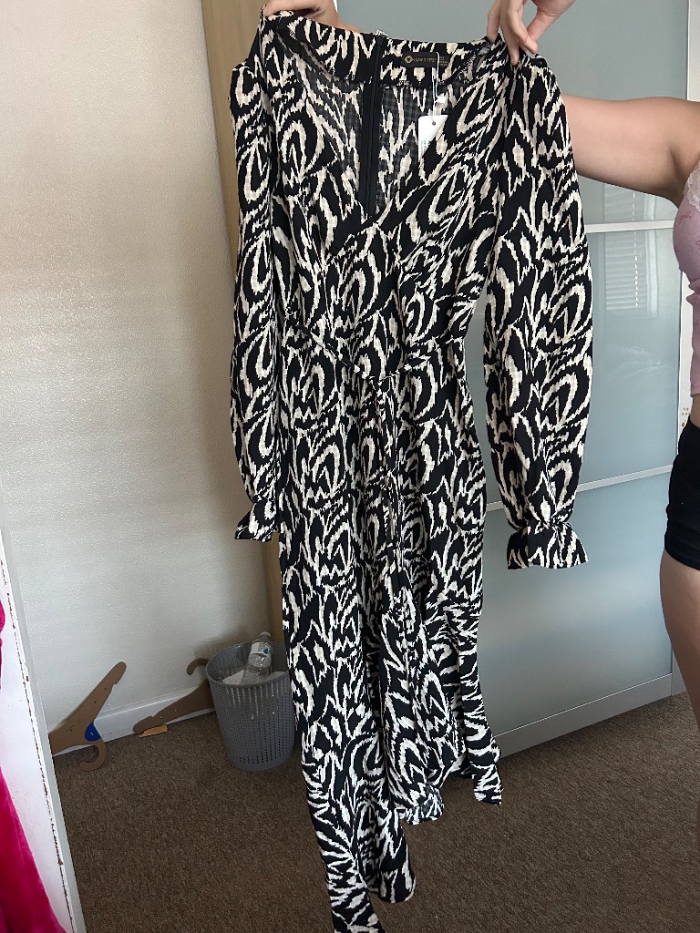 Brand New I Saw It First Black & White Printed Dress - Size UK 8