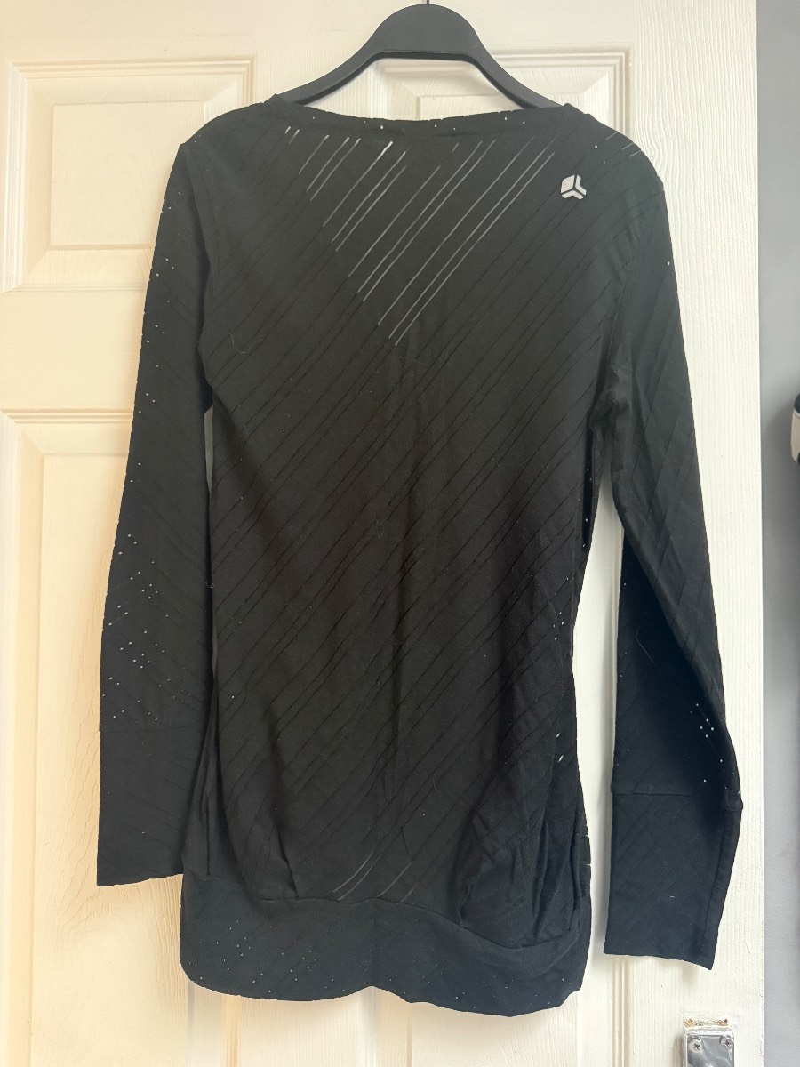 Women's gym top size 8
