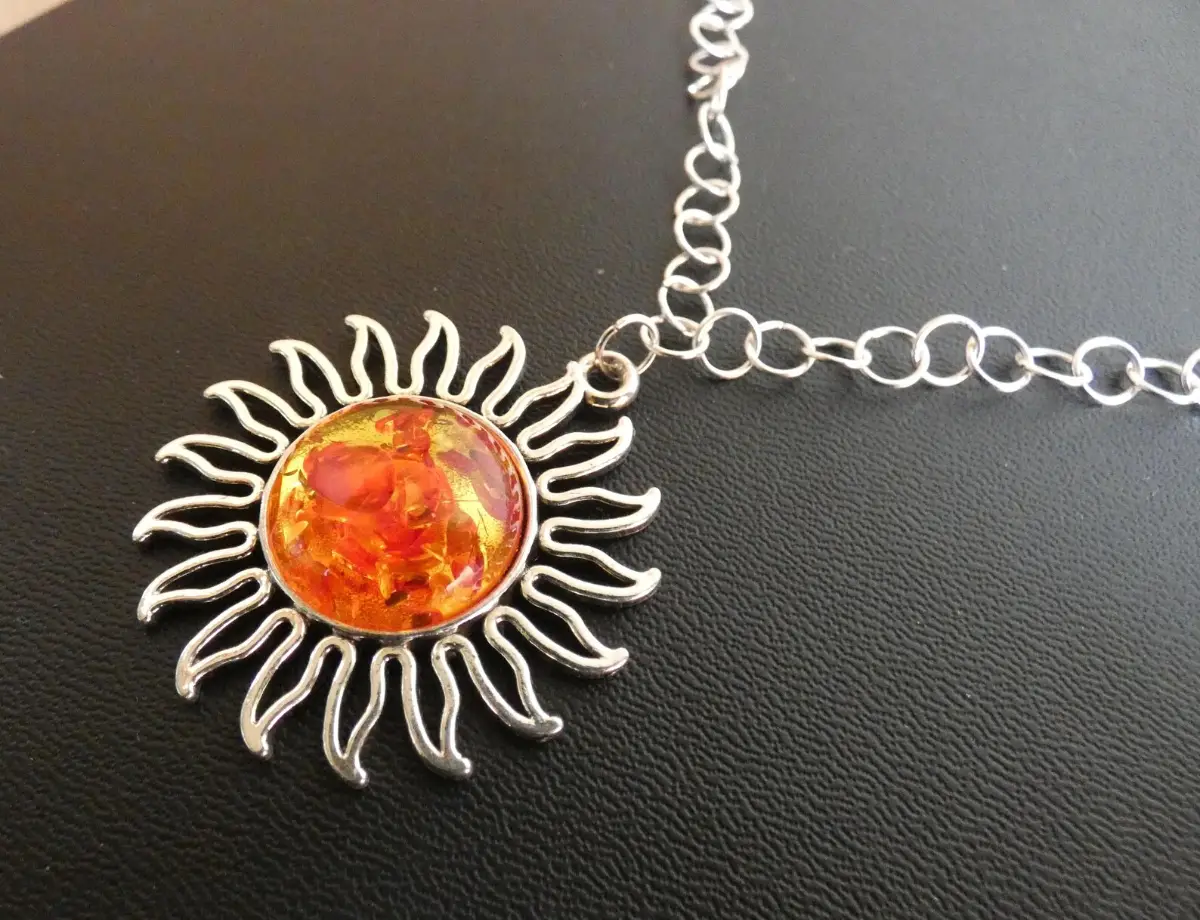 Stainless Steel Non Tarnish Chain Necklace and a Sun Pendant Charm Everyday Wear