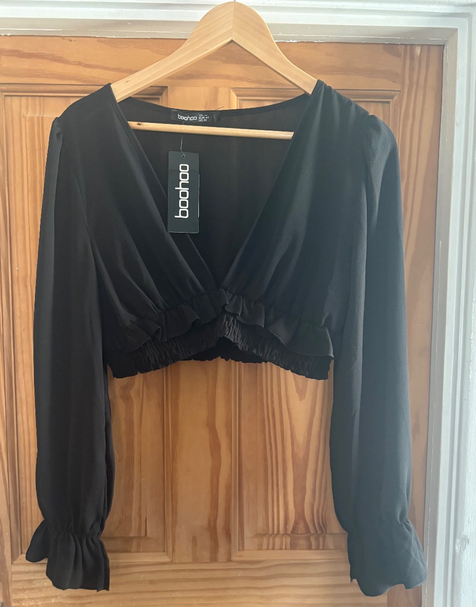 Boohoo black top