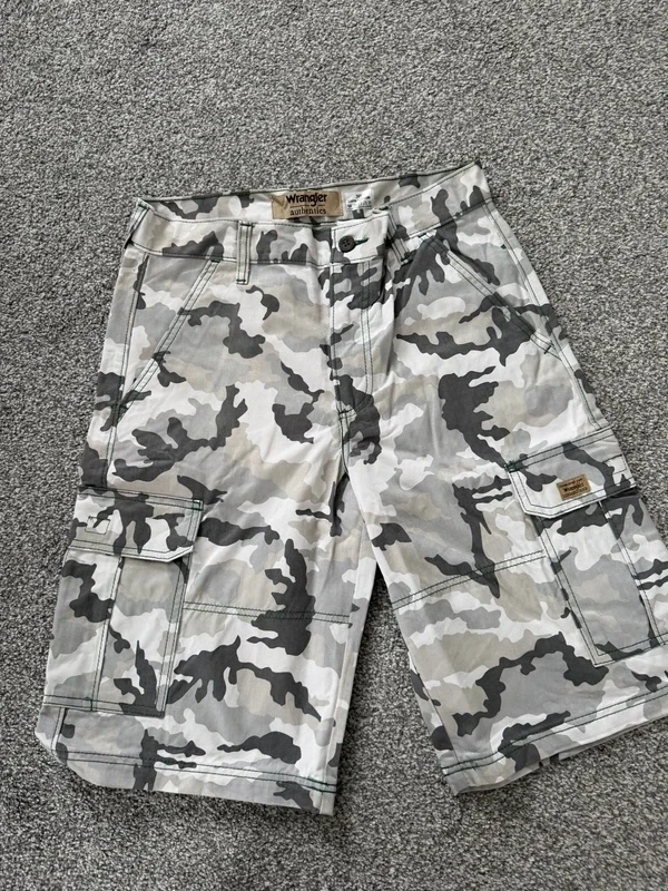 Wrangler Authentics Grey y2k Camo Cargo Shorts Size 30 Waist Military Combat Utility