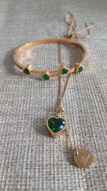 Gold-plated green zirconia heart necklace & matching bracelet set