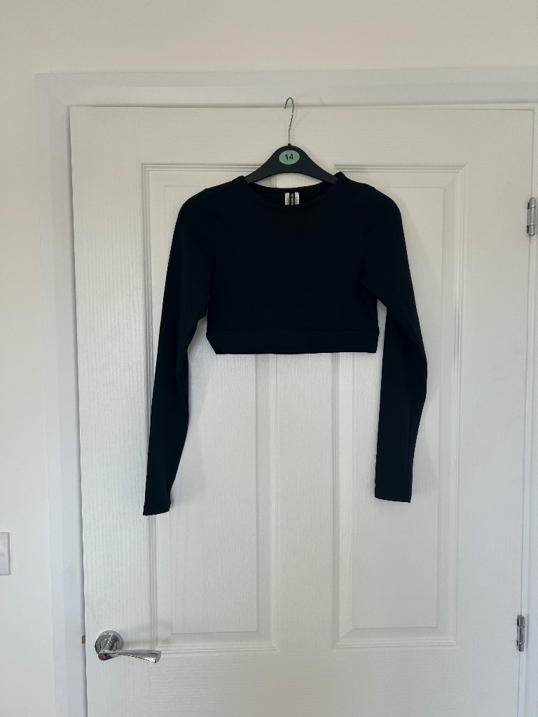 Pretty little thing long sleeved crop top size 10