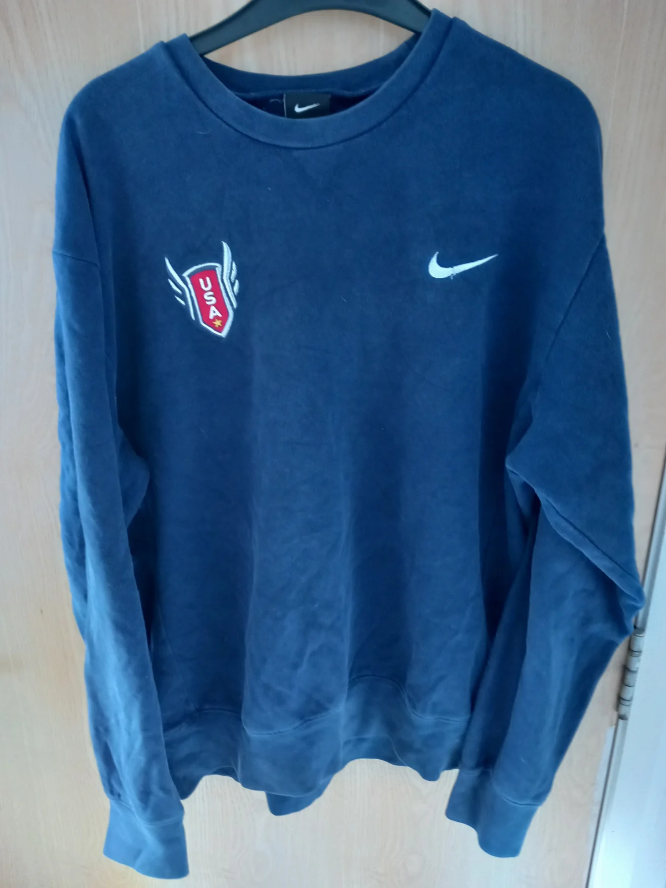 Nike USA track and field sweatshirt men's medium print back and front