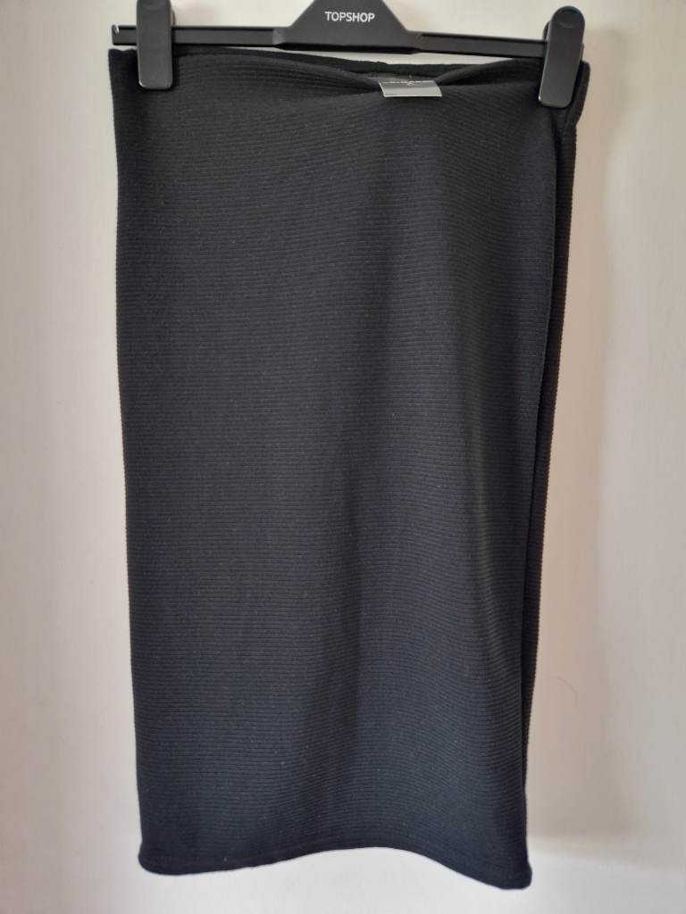 Pencil black skirt