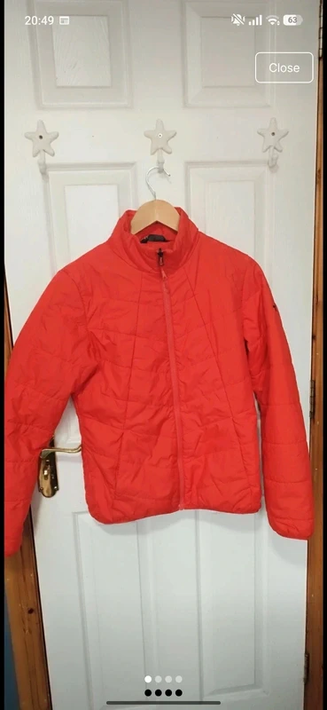 The North Face Red Quilted Jacket – Women’s Medium – Lightweight & Warm