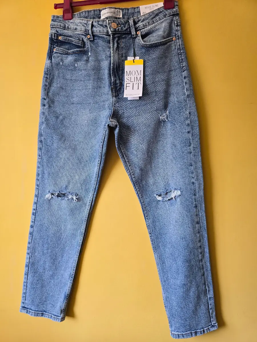 Stradivarius Mom Slim Fit Jeans Blue Ripped Distressed High Waisted NWT UK 18 L
