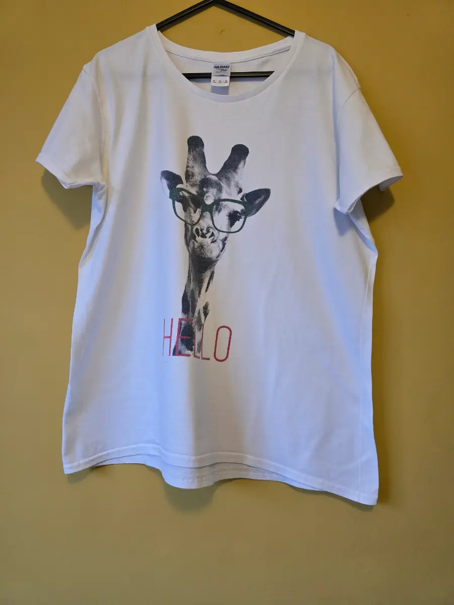 Gildan White Giraffe Wearing Glasses Hello Graphic T Shirt Ladies Size XL Ring Spun Cotton Tee