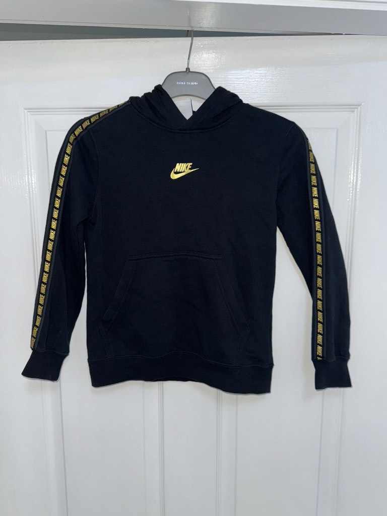Nike boys black & gold hoodie age 8 years