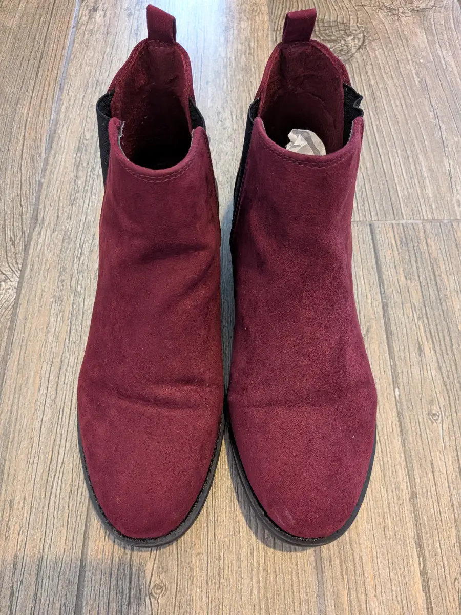 Primark - Wide Fit size 6 - Plum Swede Boots - Flats