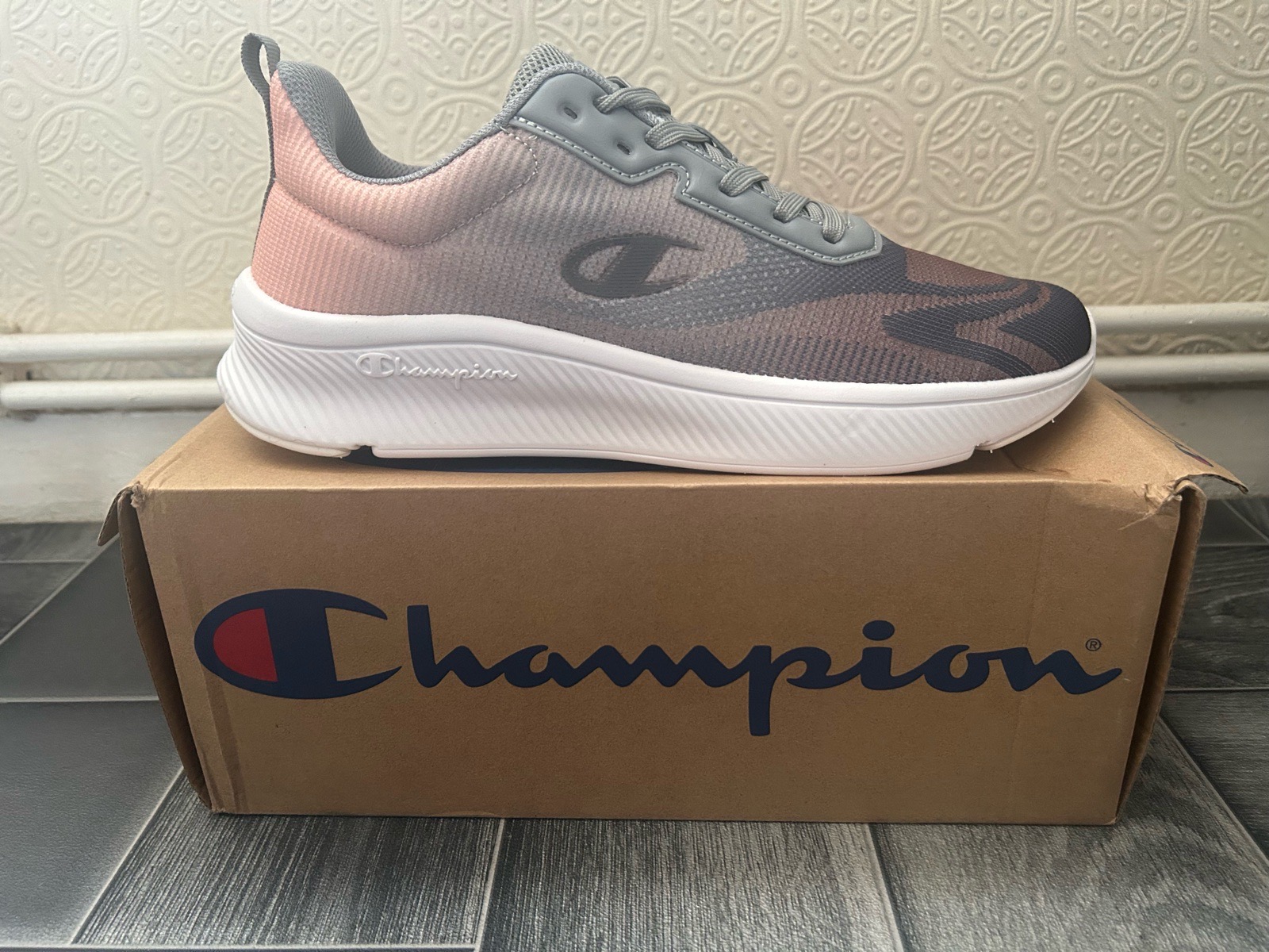 Champion Galactic trainers UK8
