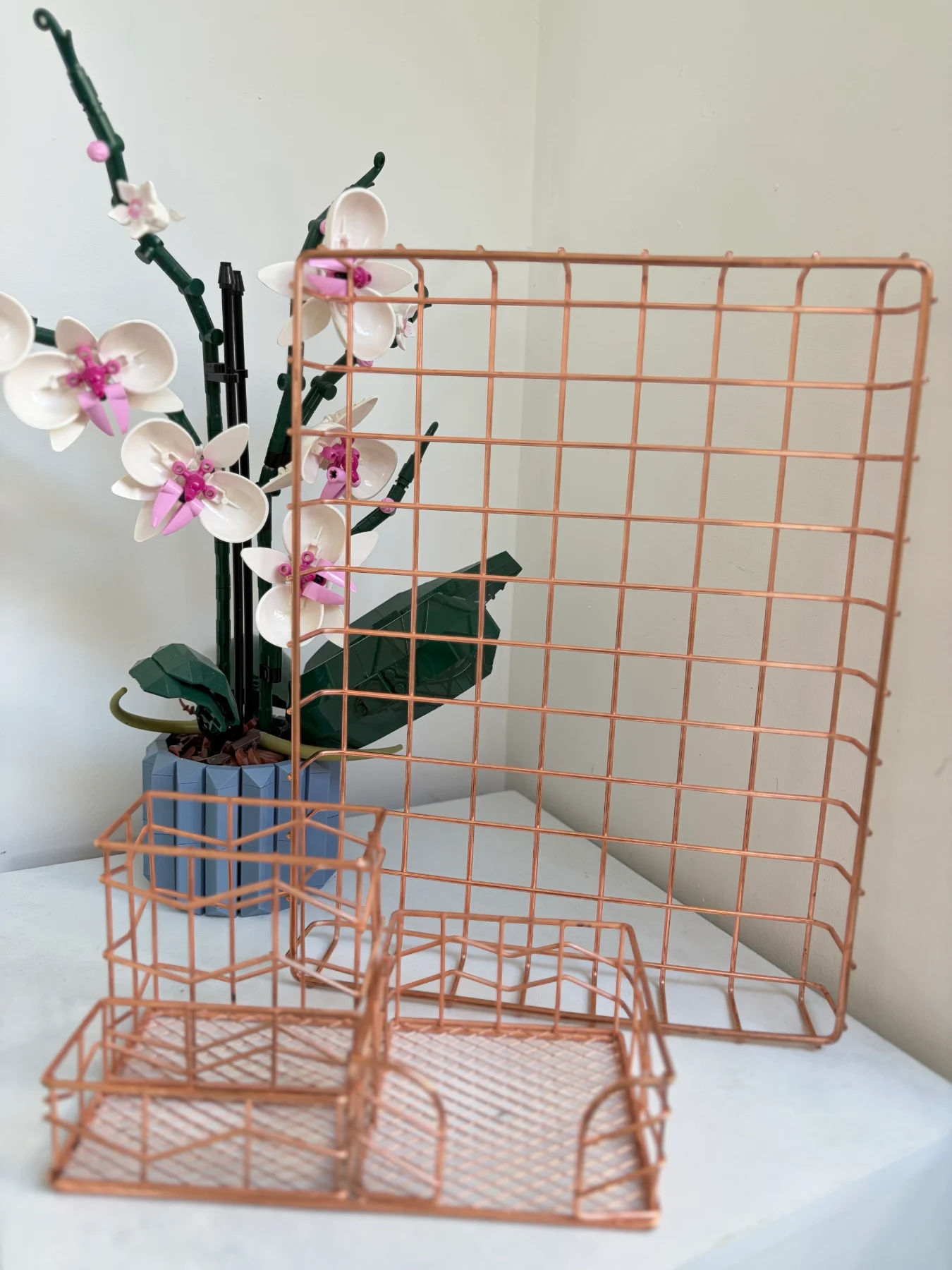 Amazon Rose Gold 2 Piece Wire Desk Organiser Set | Tray & Pen Holder | Very Good