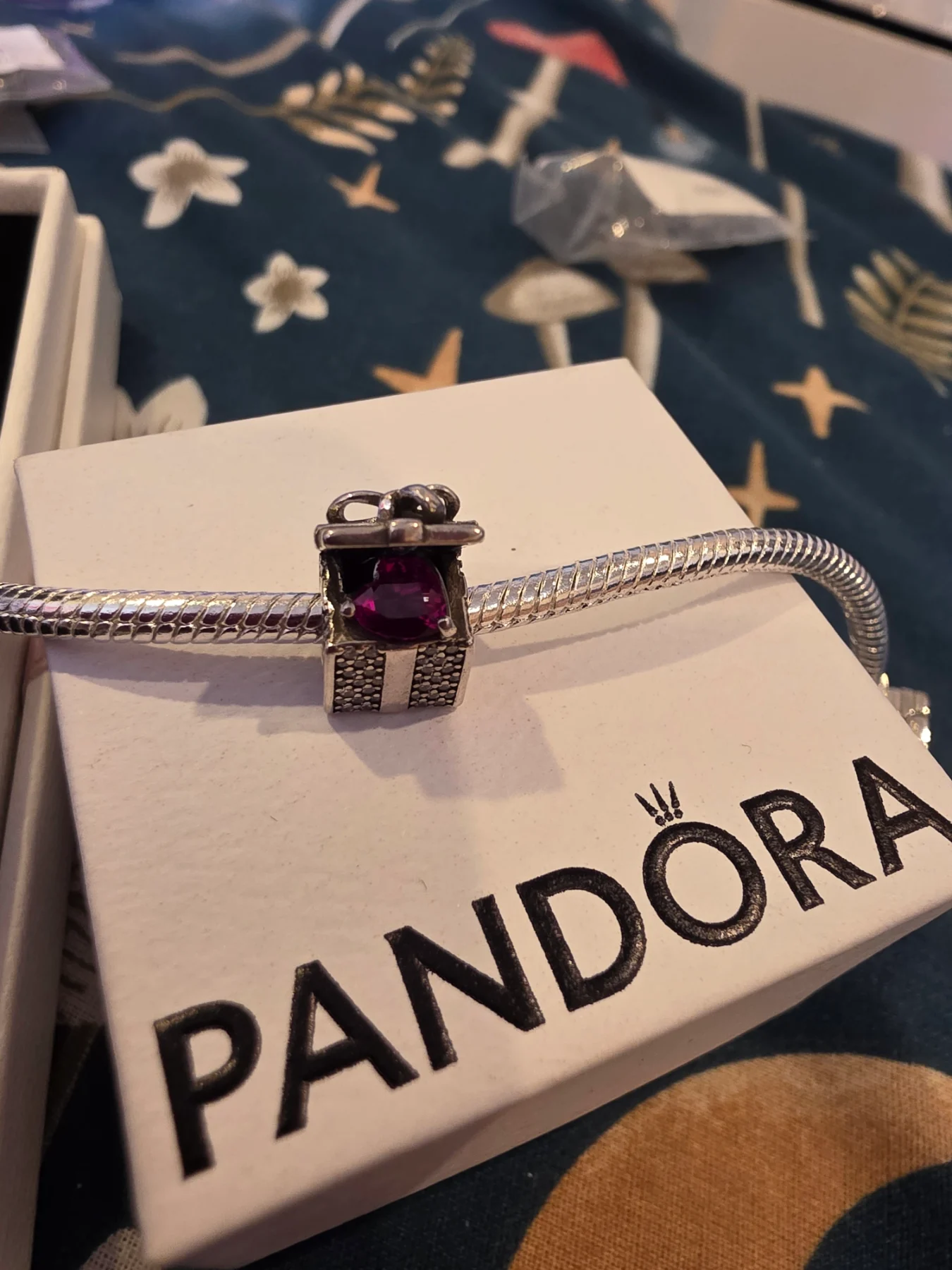 Pandora Moments Sparkling Gift Box Charm.