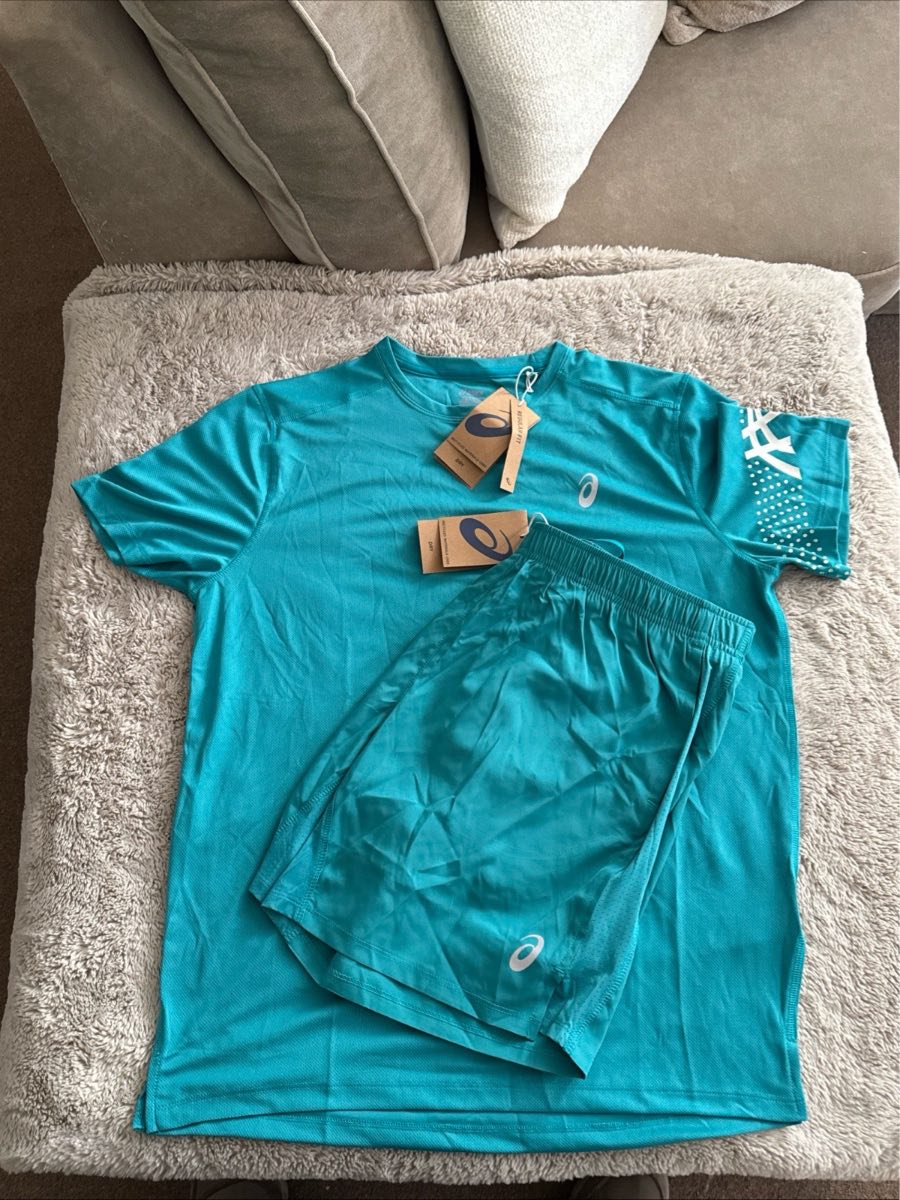ASICS Running set T shirt and Shorts