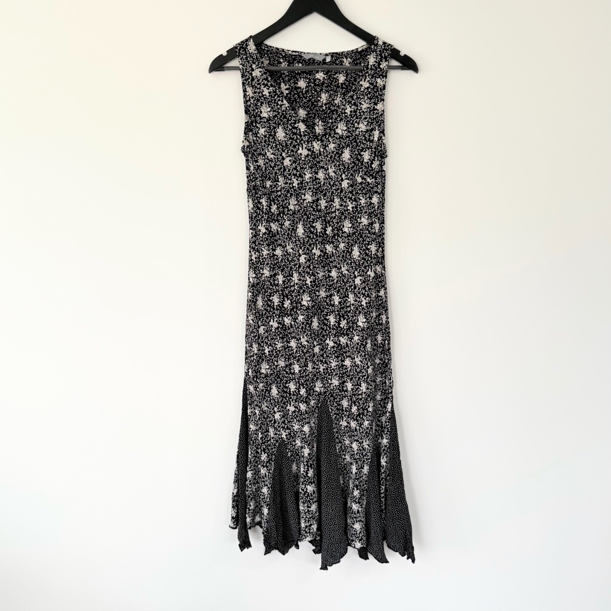 Per Una by Marks & Spencer Midi Dress Woman’s UK 12 Black White Floral Sleeveless V Neck Summer