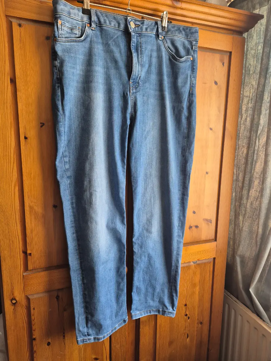 Womans Supersoft Straight Leg Jeans Size 18