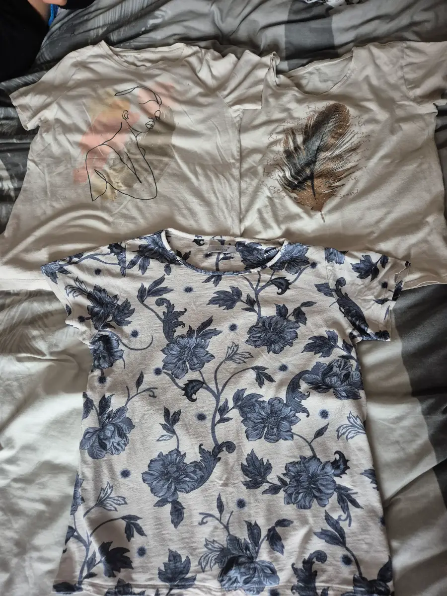 Ladies Tshirts Size M