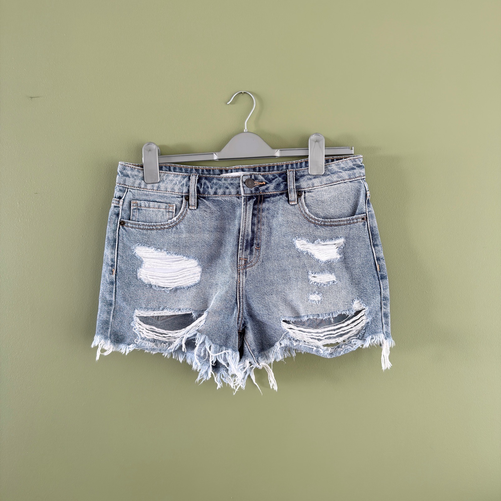 Hidden Riley Classic Womens Distressed Denim Shorts Medium Light Wash Raw Hem Size M