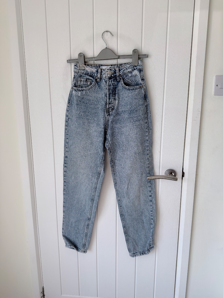 Stradivarius Light Wash Blue Distressed Mom Jeans High Rise Size UK 6 EUR 34