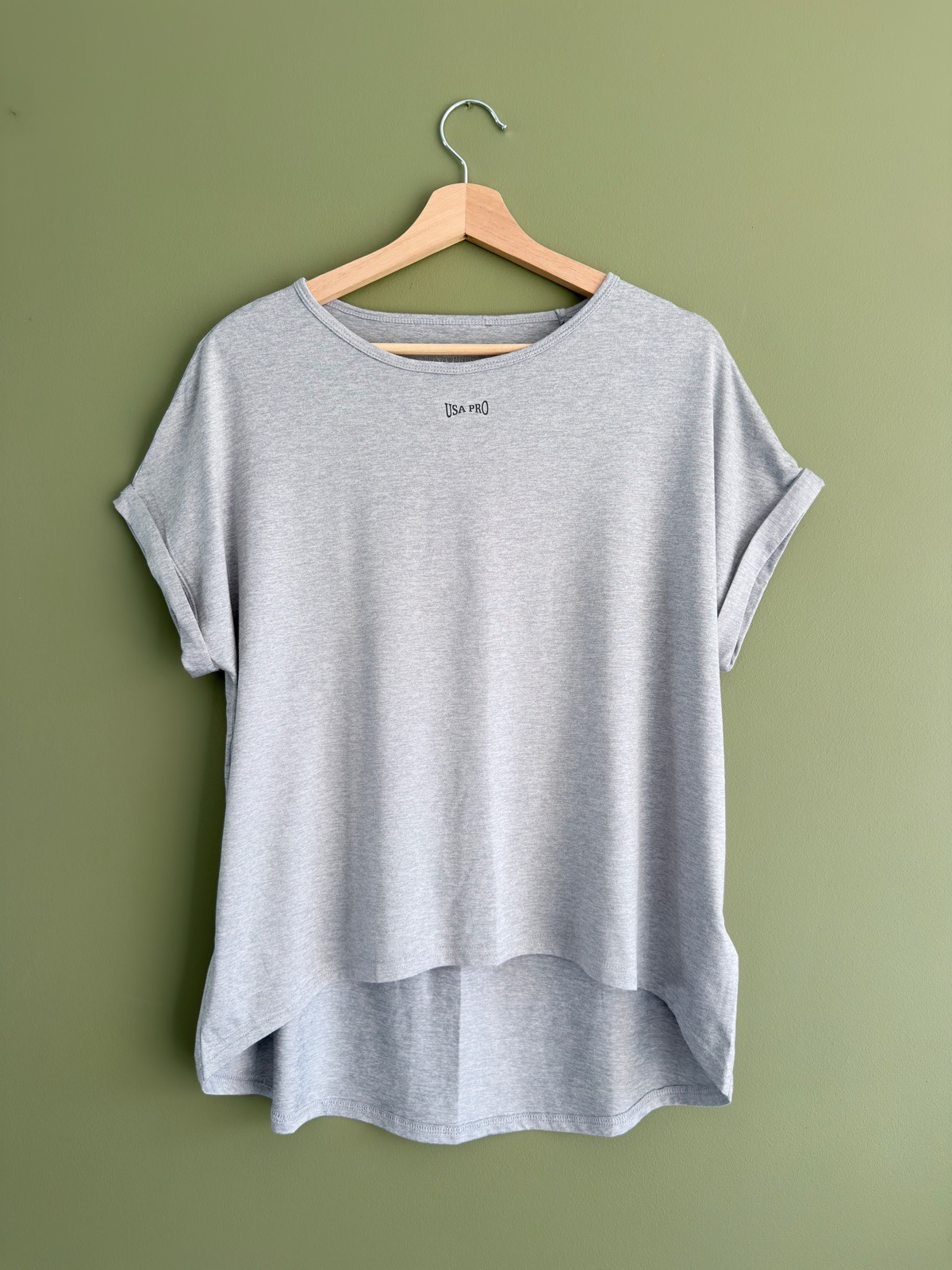 USA Pro Women's Grey Rolled Short Sleeve Athletic T-Shirt Size UK 14