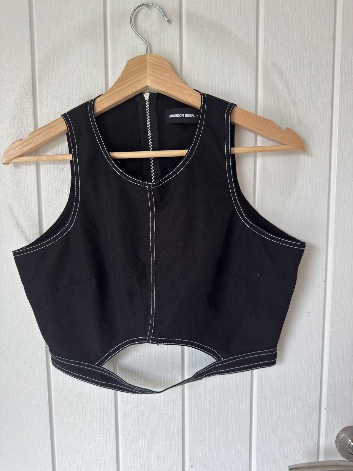 Madison Beer x Missguided Black Contrast Stitch Cut Out Crop Top Size UK 10