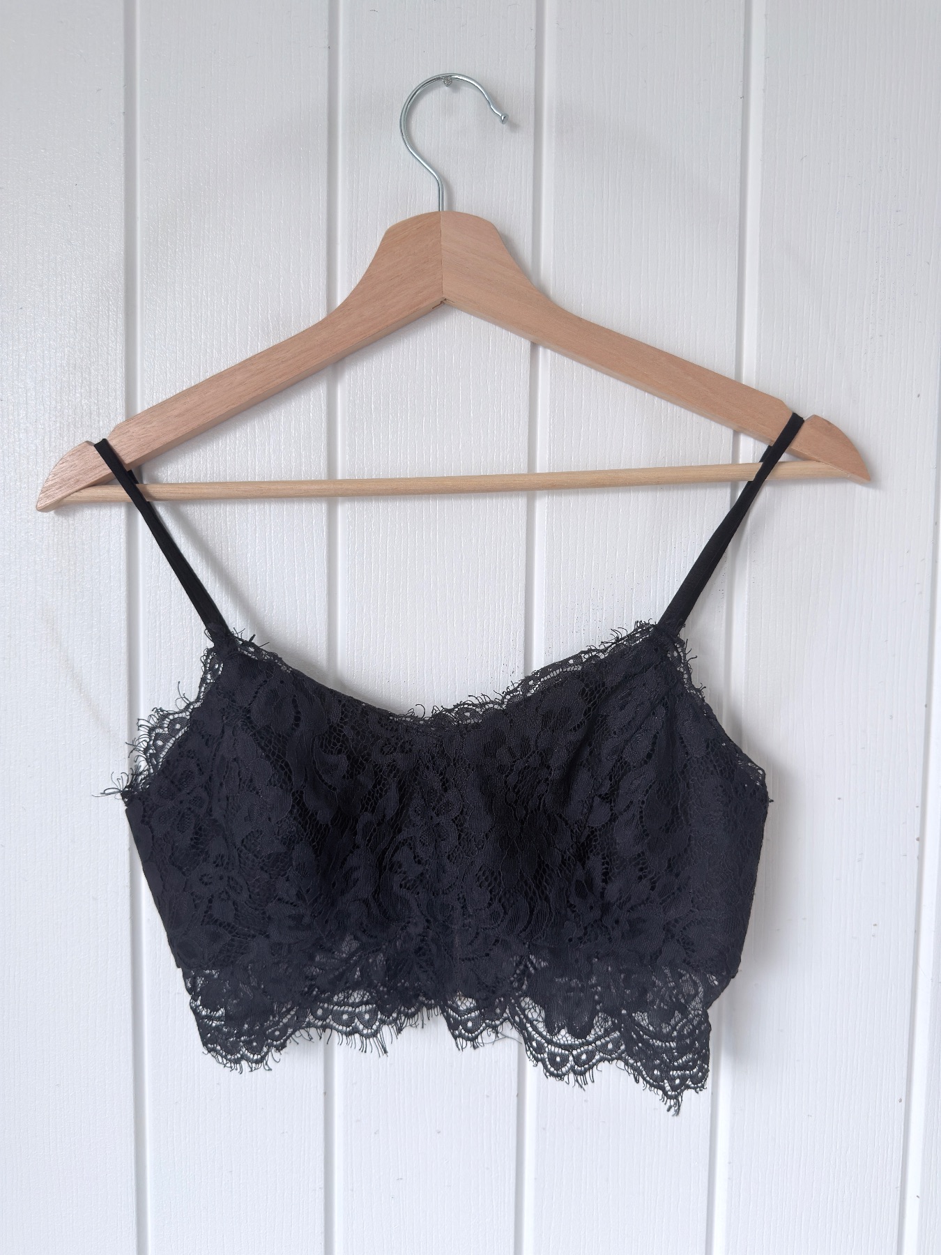 Missguided Black Floral Lace Bralette Crop Top Eyelash Trim Zip Back Size UK 4