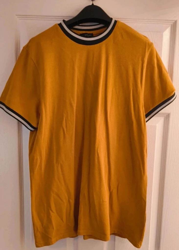 New Look Men Sized Medium Round Neck Short Sleeve T Shirt