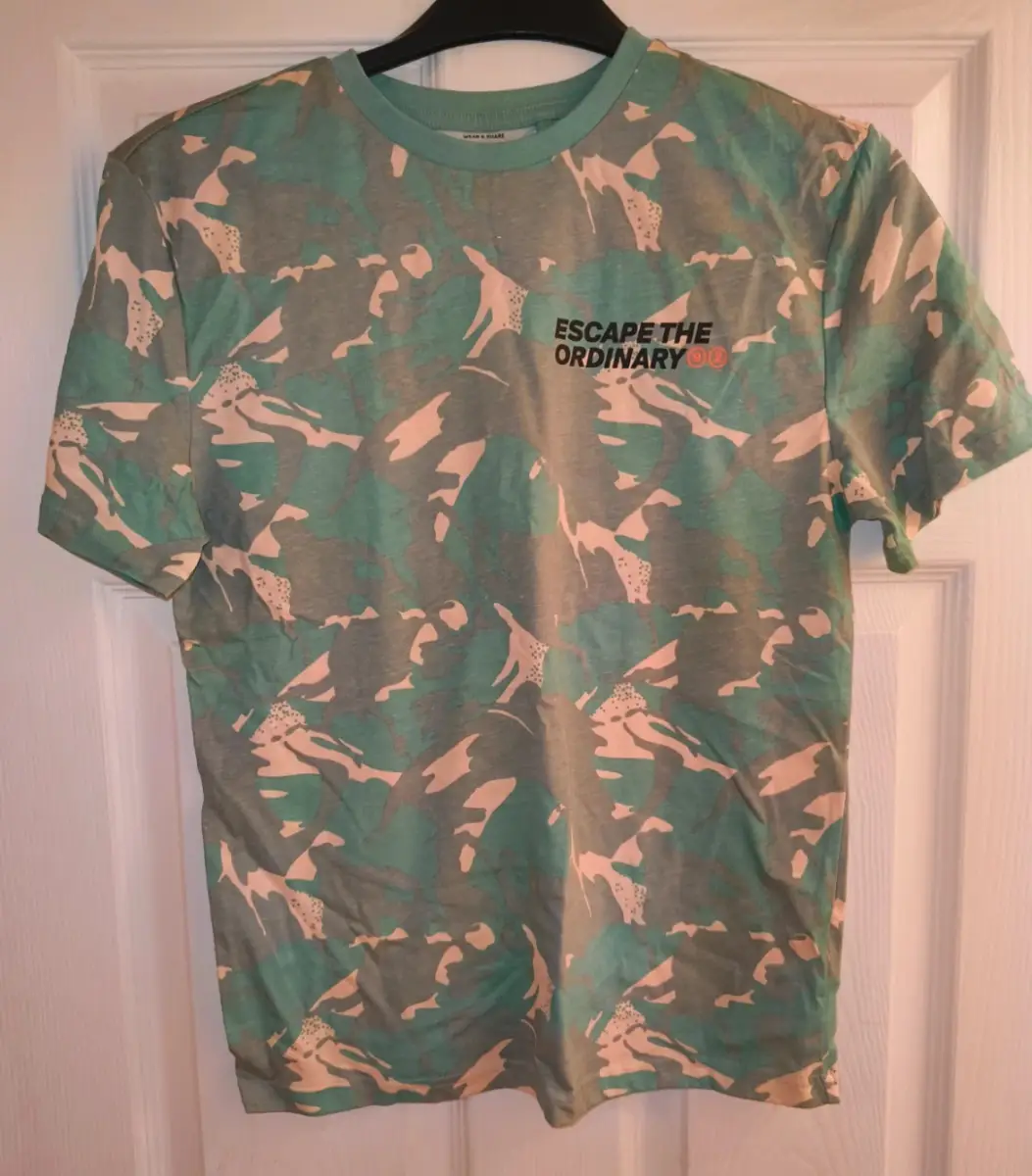 Boys 11-12 Years Old F&F Short Sleeve T Shirt with Design Camouflage Pattern