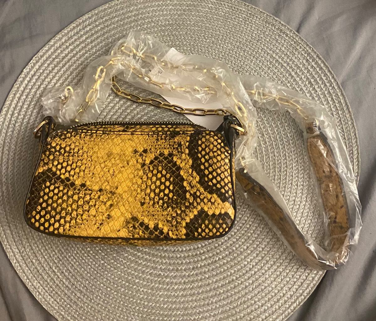 Mini Mango crossbody chain bag