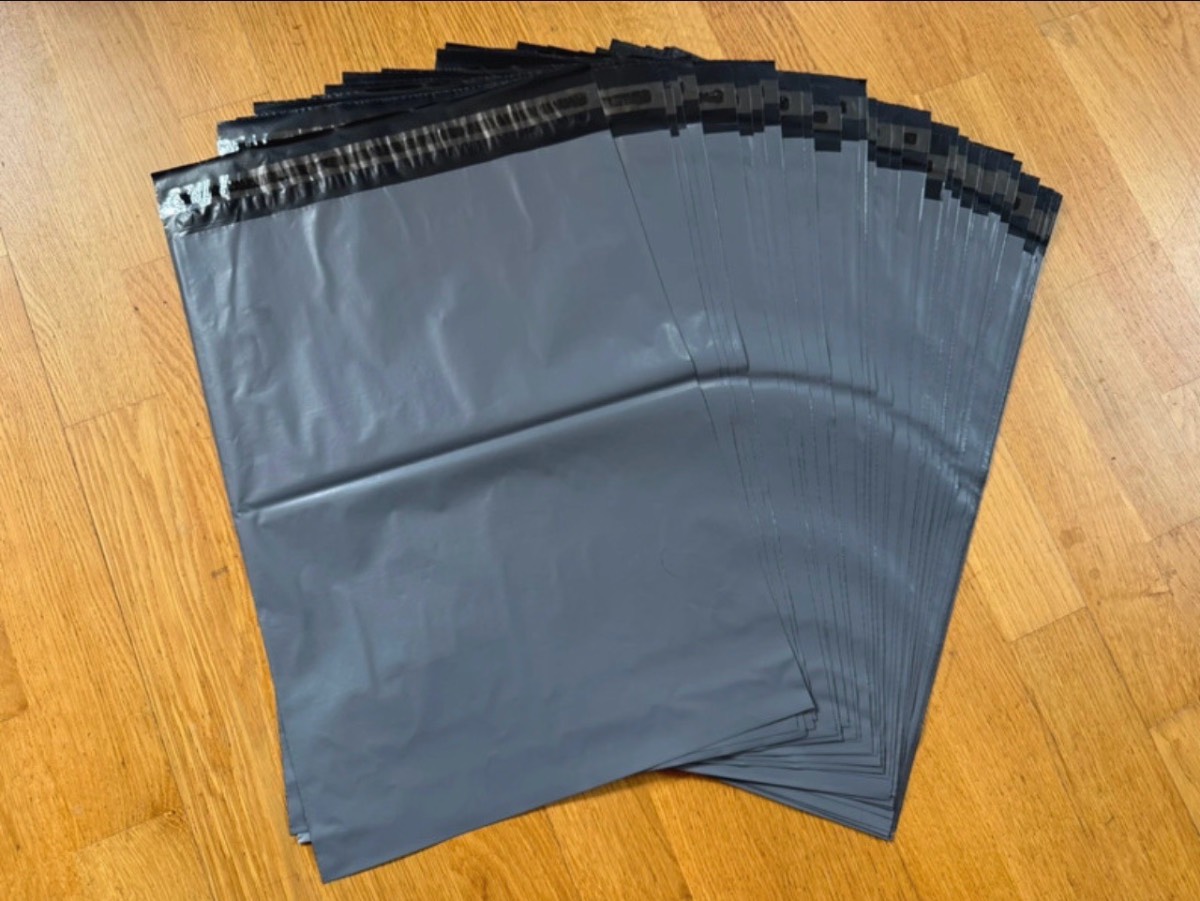 100 Grey Mailing Bags – Mixed Sizes (25 of Each Size)