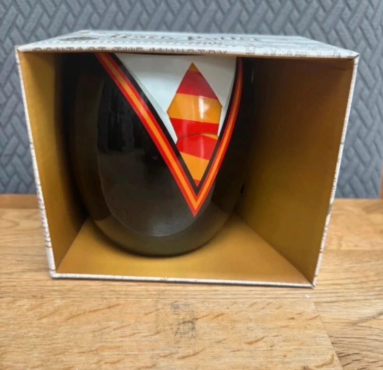 Official Harry Potter Gryffindor Uniform Ceramic Oval Mug New in Box