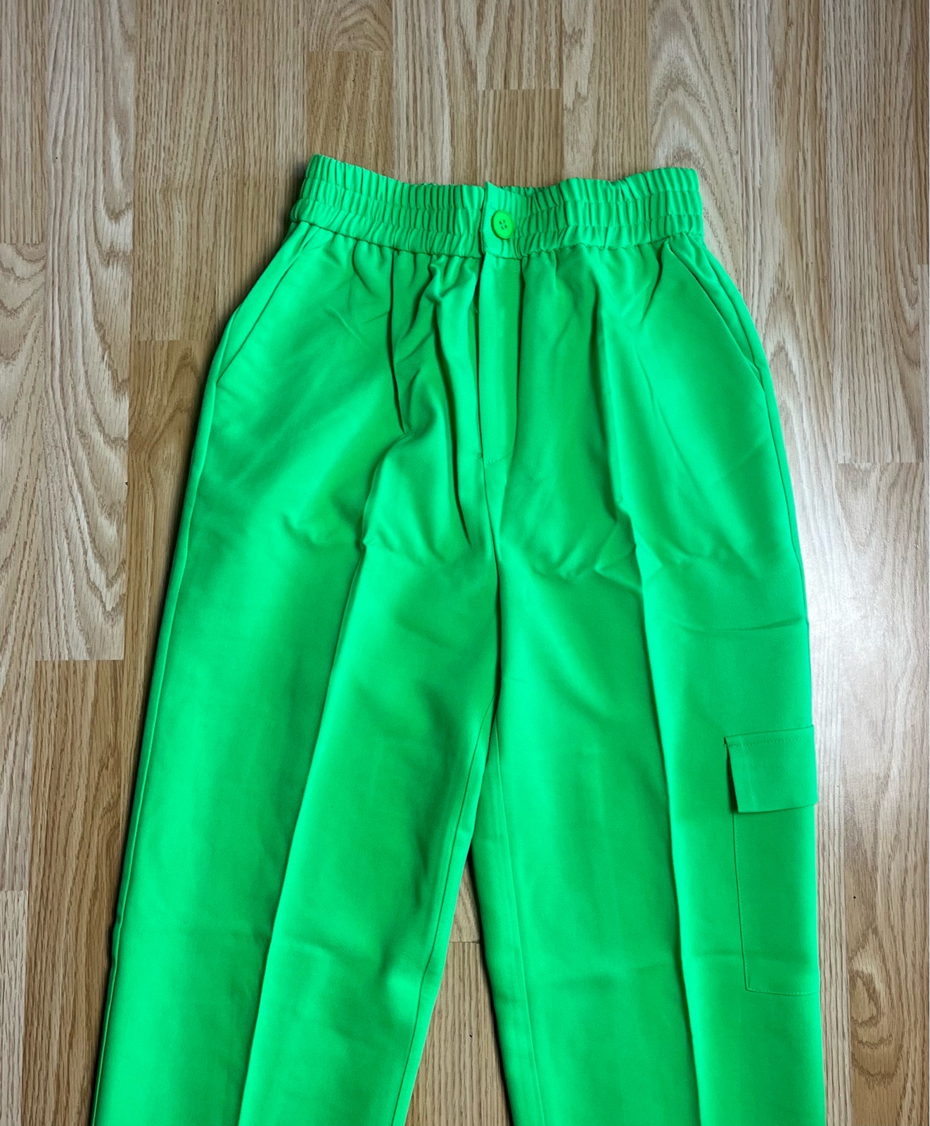 Collusion unisex smart cargo pant in bright green