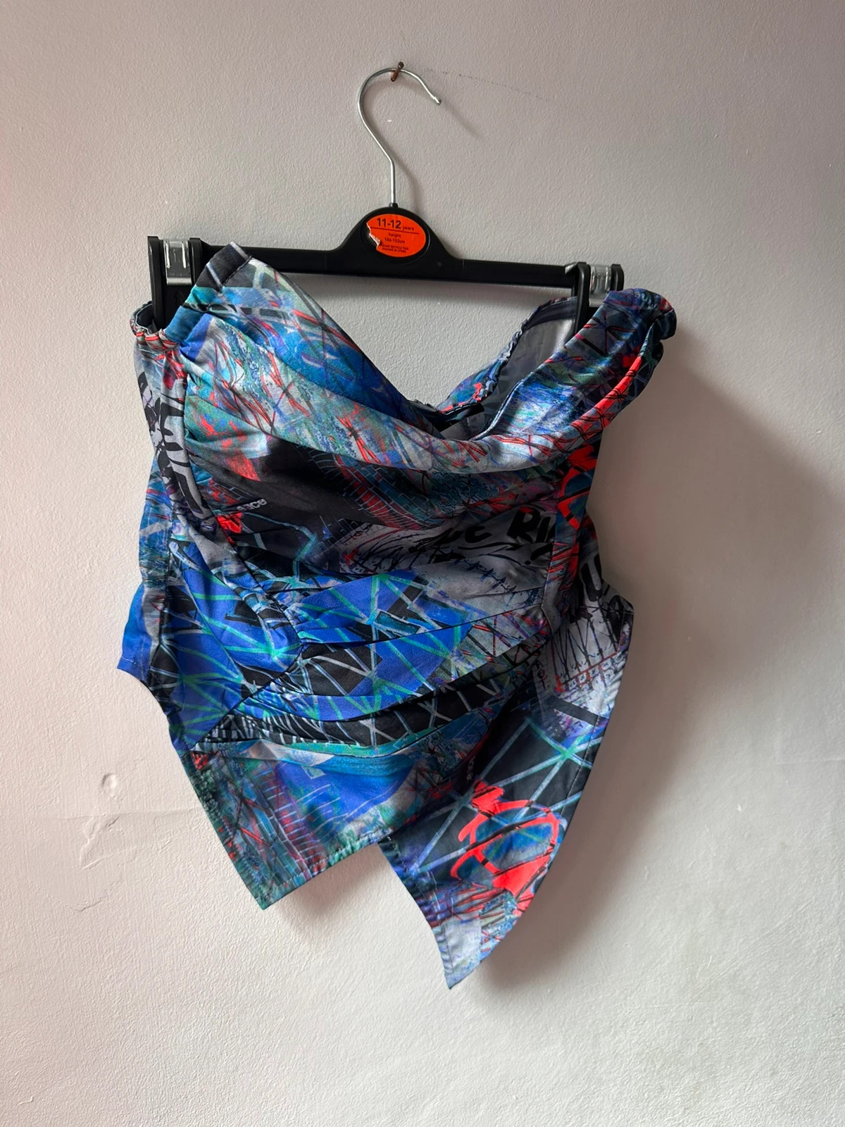 PrettyLittleThing Abstract Strapless Hanky Hem Top | UK 10 | Y2K Festival Blue Red