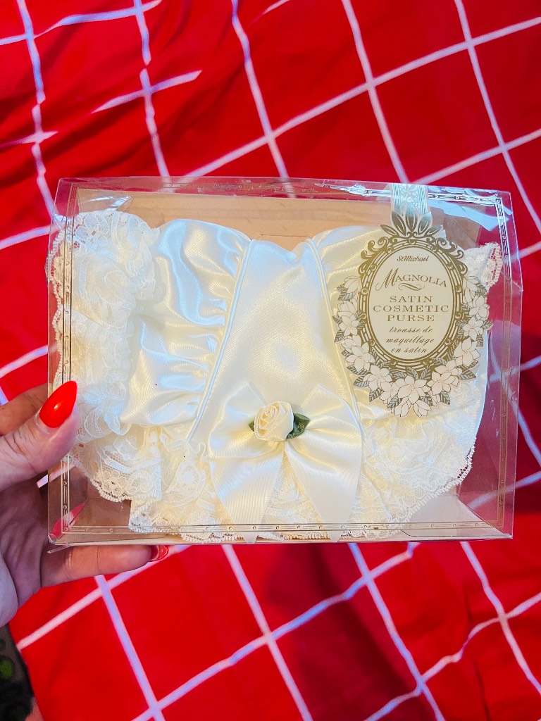 Vintage St Michael M&S Magnolia Ivory Satin Lace Cosmetic Purse – 1991 New in Box