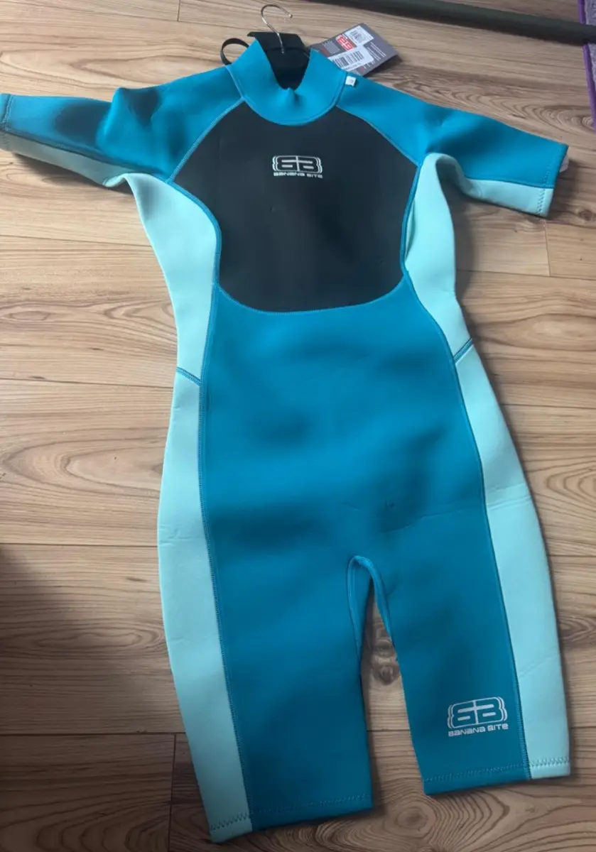 Ladies banana bite wetsuit size 2.5 12 brand new green
