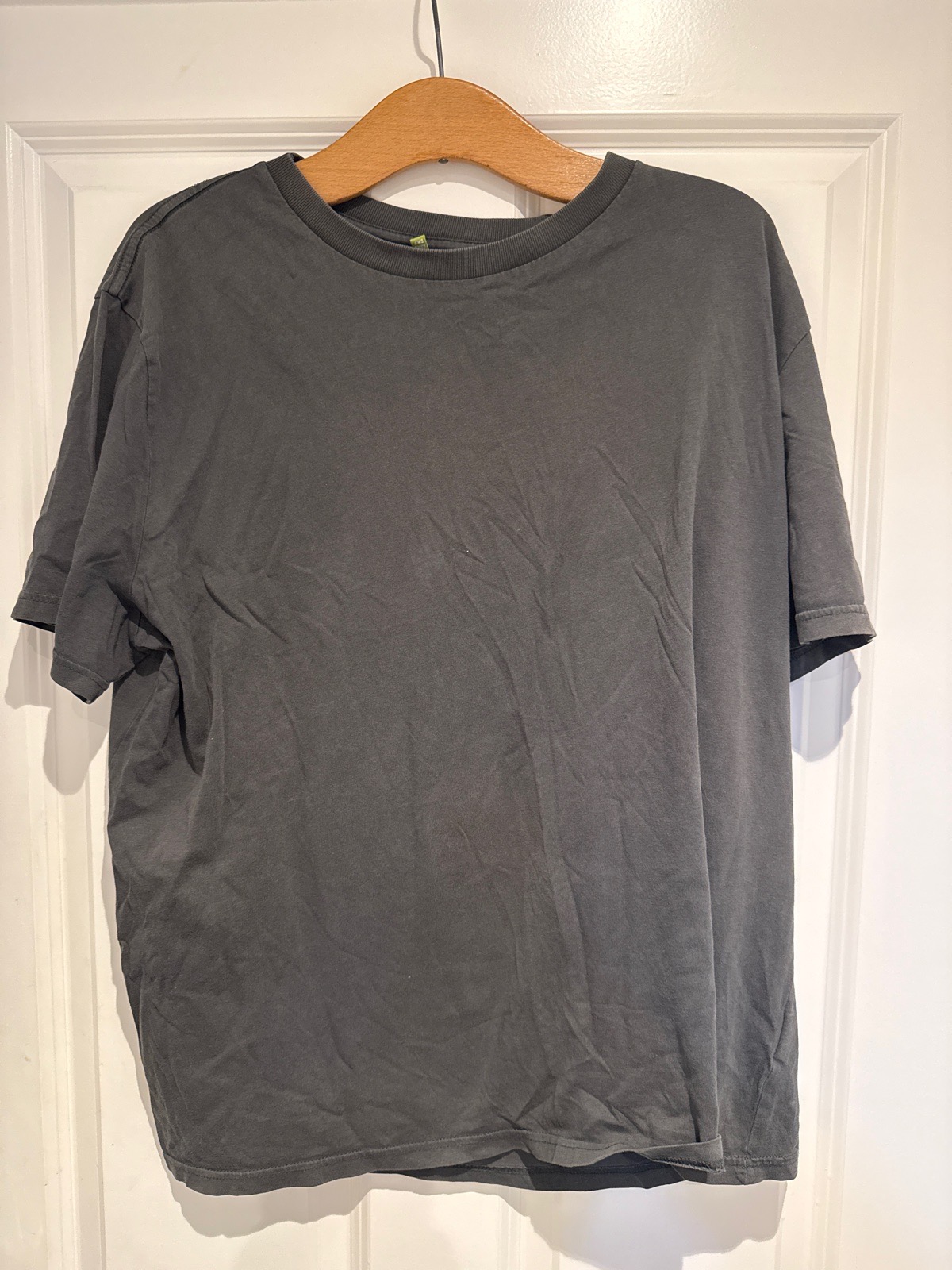 Men’s khaki grey T-shirt (Size XXL)