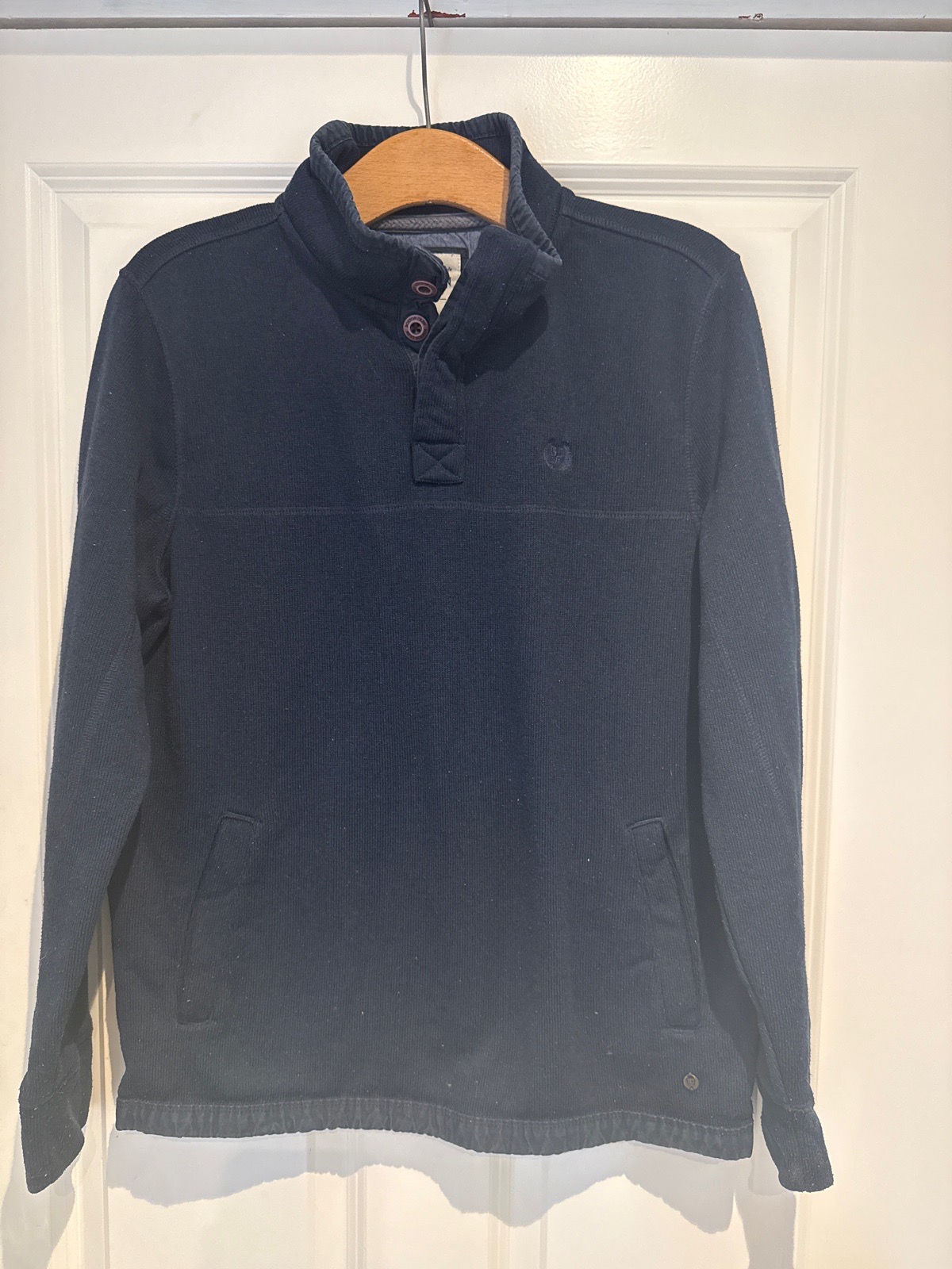 Men’s navy jumper (Size M)