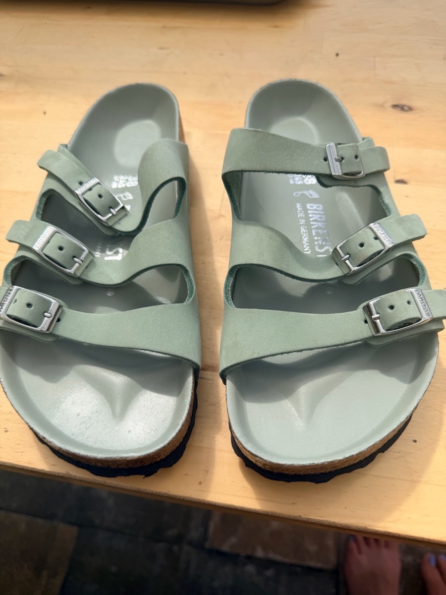 Birkenstock sliders size 5