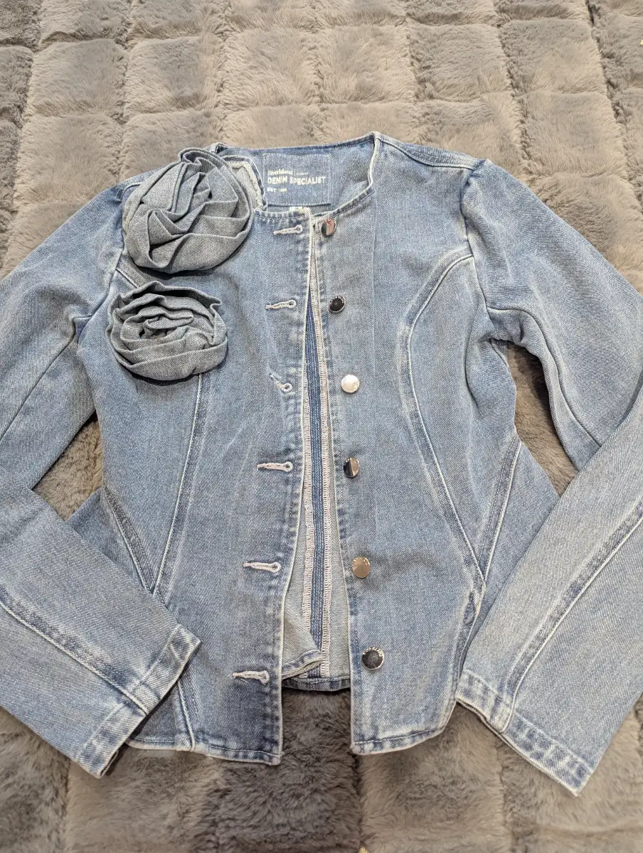Gorgeous River lsland corsage denim jacket