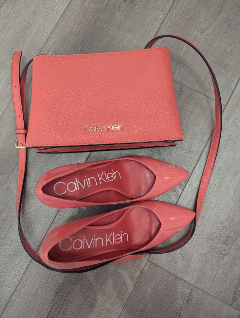 Stunning Calvin Klein cross body bag