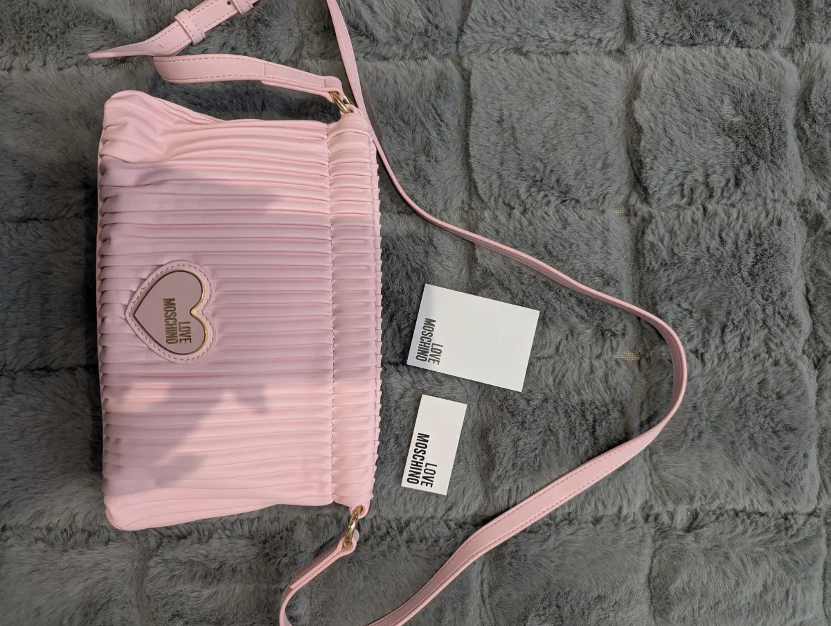 Stunning baby pink Love Moschino crossbody bag NEW (paid £200)