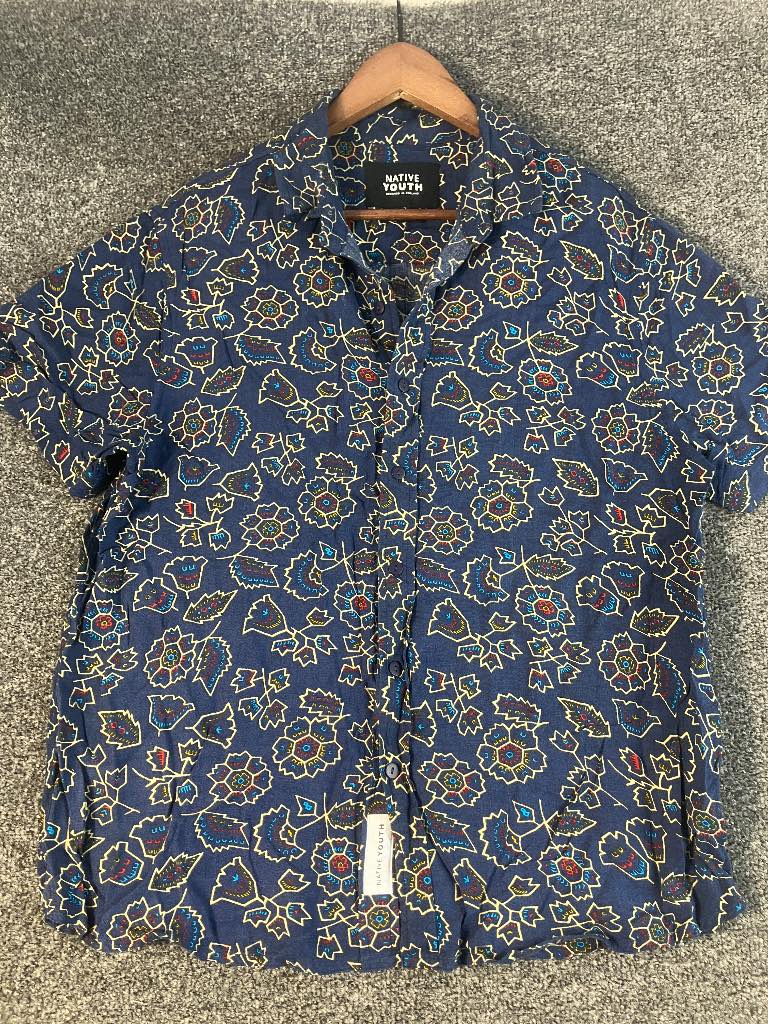 Native Youth Men’s Blue Geometric Print Short Sleeve Shirt Size L