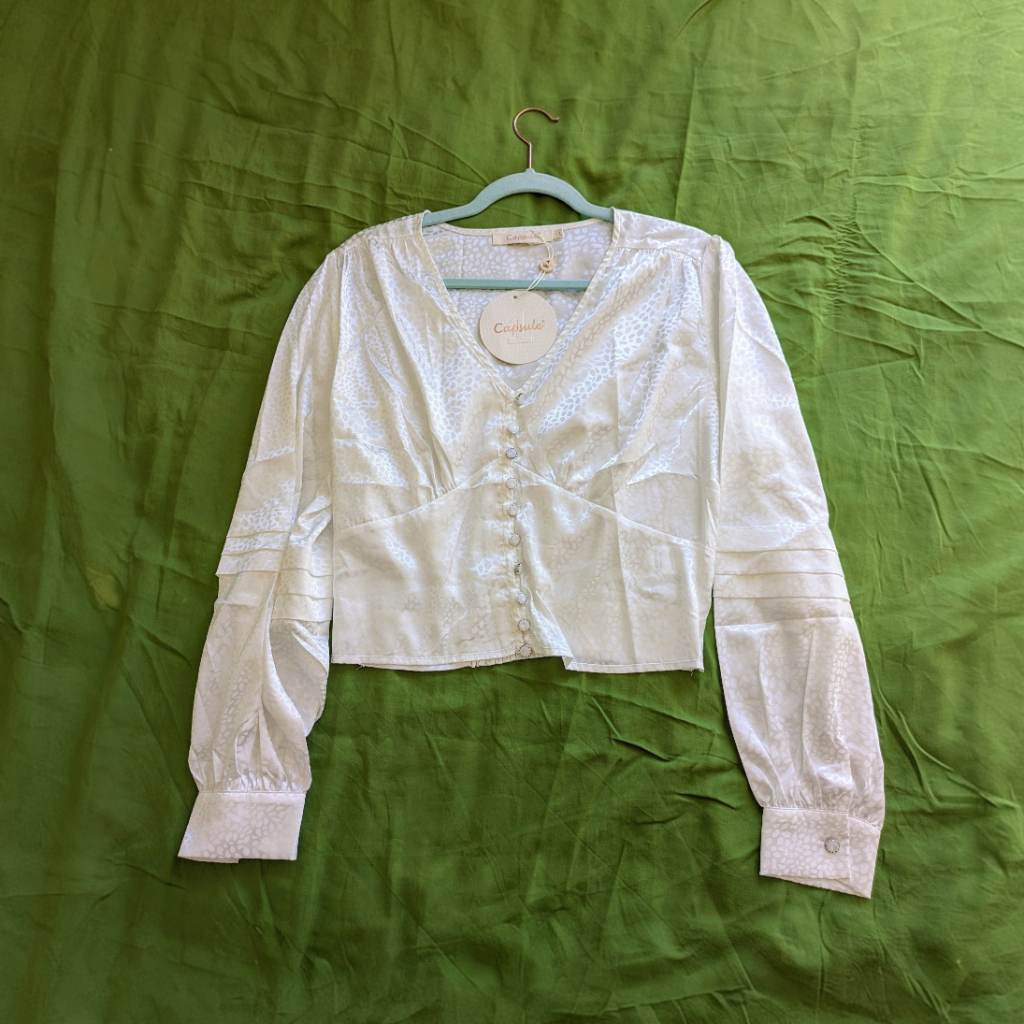White shimmery jacquard dressy vintage style crop blouse