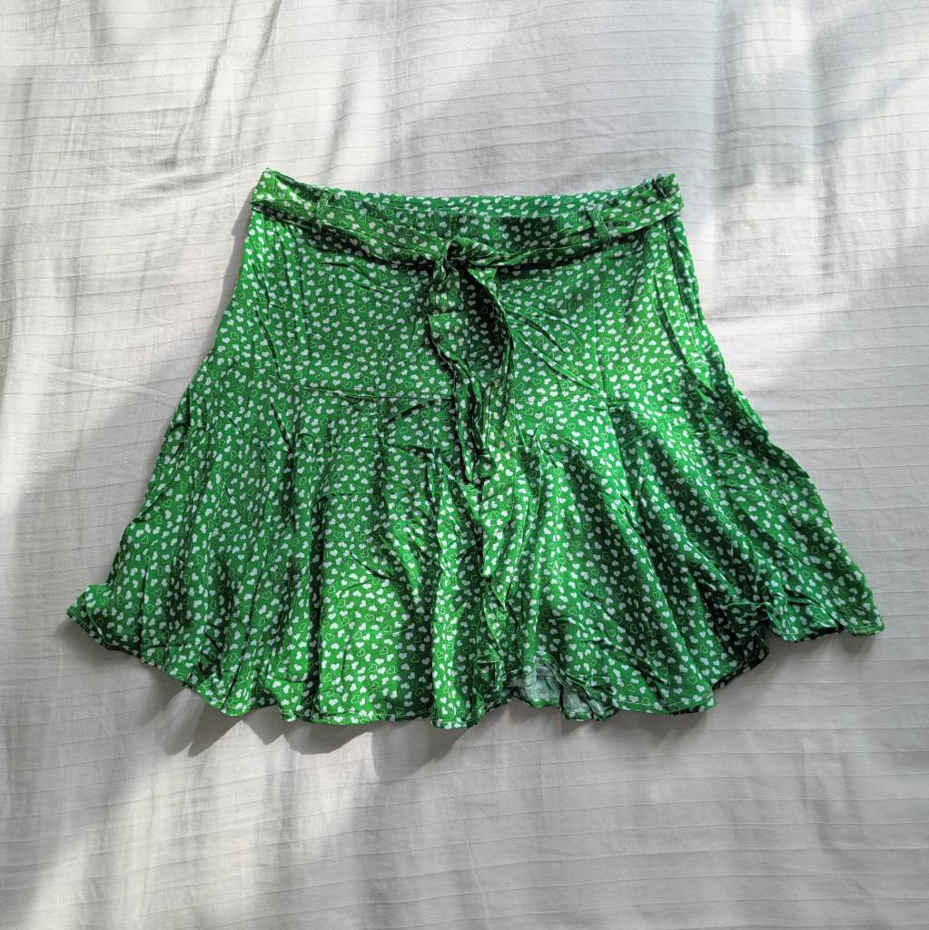 Short summer rara skirt in green hearts print with waist tie UK12