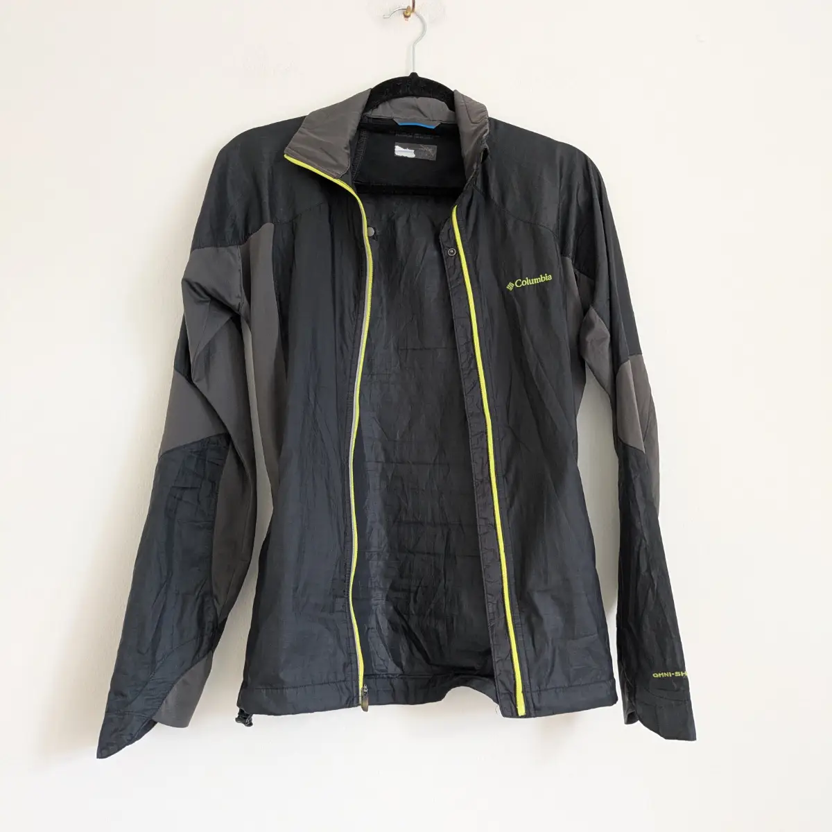 Authentic Columbia Omni Shield super lightweight Trekking Jacket size S