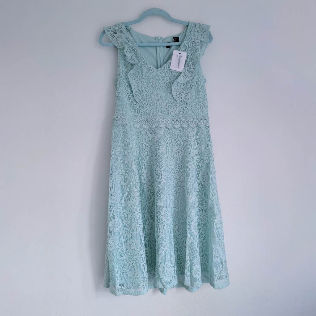 Mint lace going out dress with crochet trim at the waist and lace frills at the bust UK10 NWT