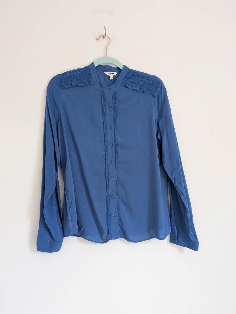 Crochet embroidered blue long sleeve shirt blouse with crochet strips NWOT